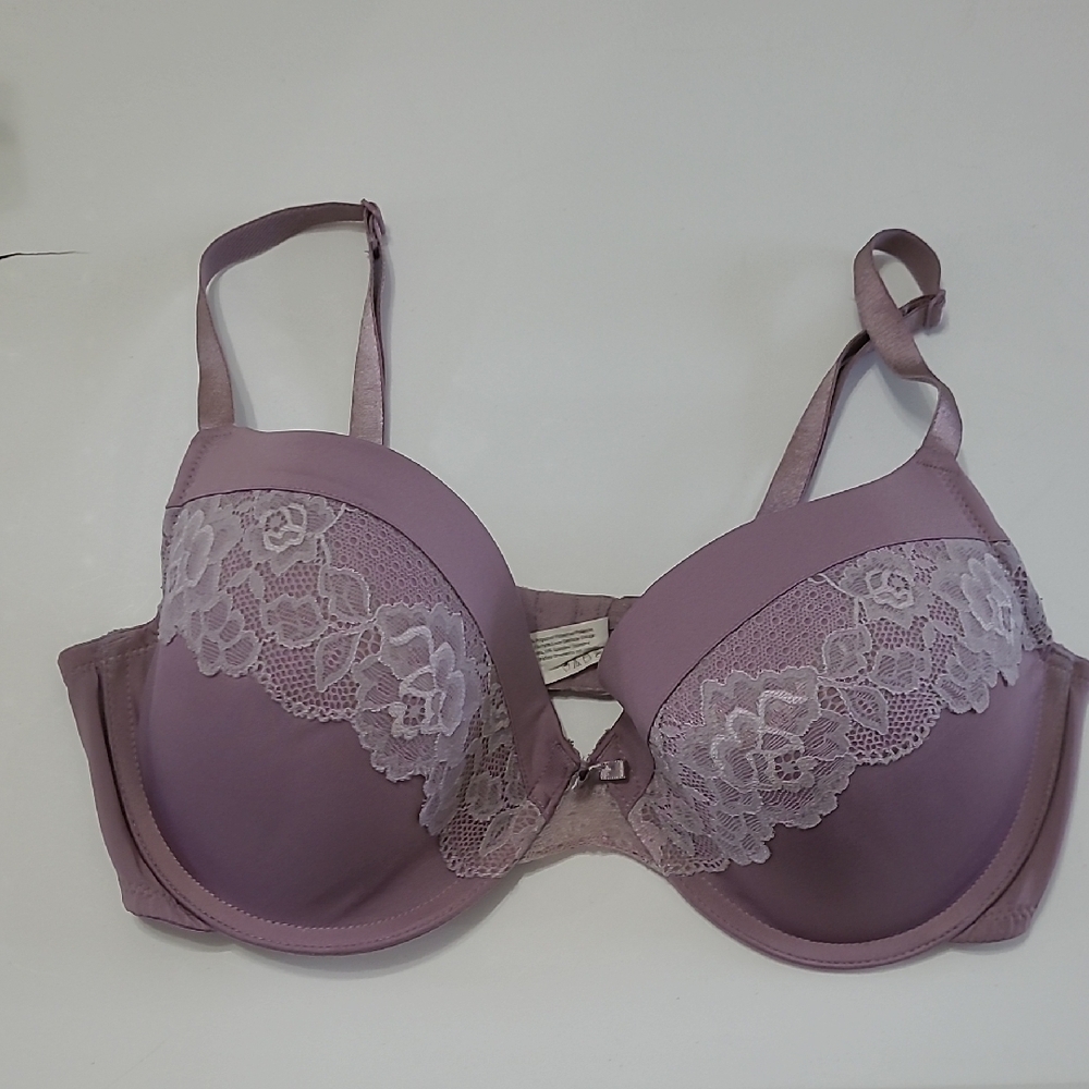 Maidenform Purple Lace Trim Underwire Bra size 38D